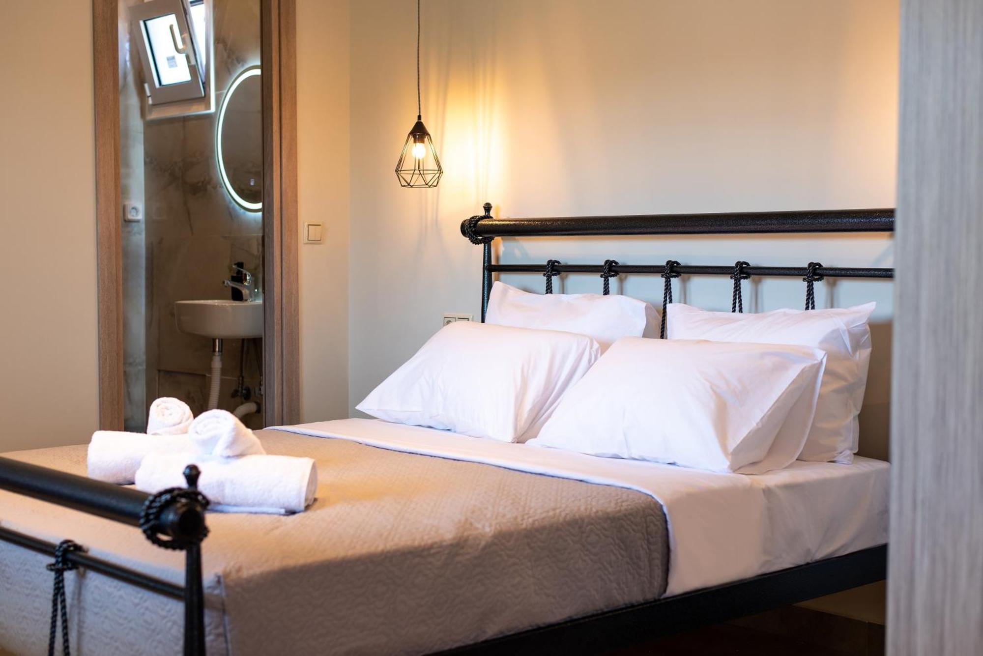 Demi'S Apartments Near Athen'S Airport أرتيميدا المظهر الخارجي الصورة