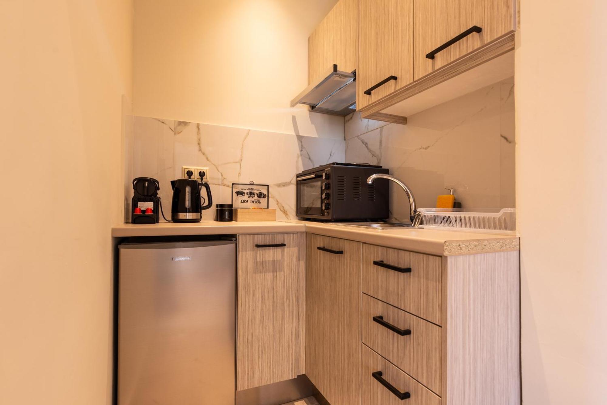 Demi'S Apartments Near Athen'S Airport أرتيميدا المظهر الخارجي الصورة