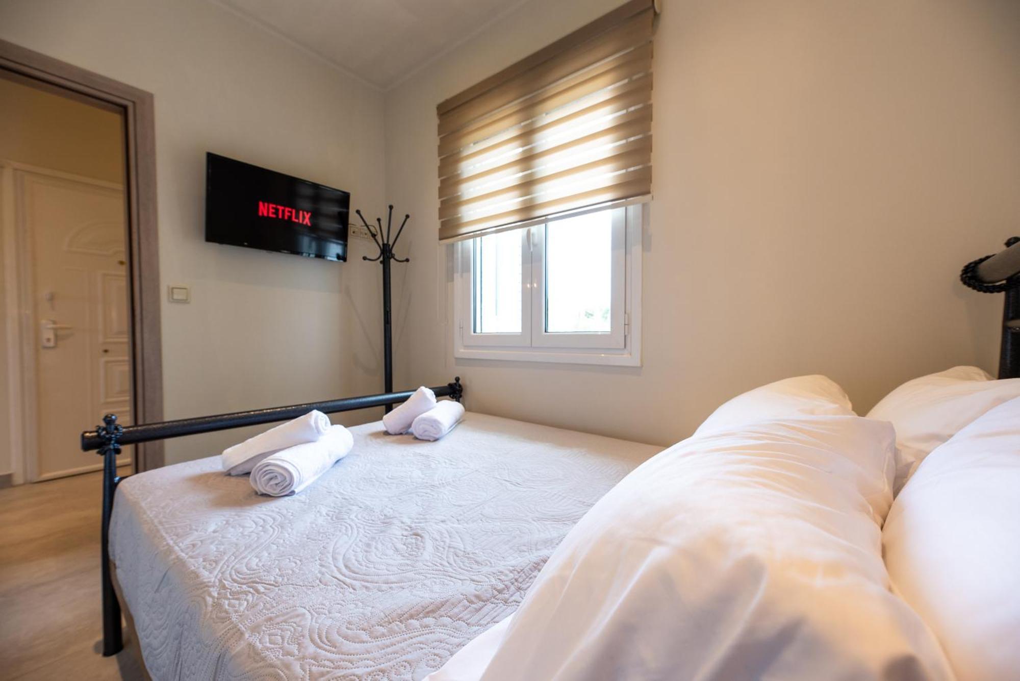 Demi'S Apartments Near Athen'S Airport أرتيميدا المظهر الخارجي الصورة