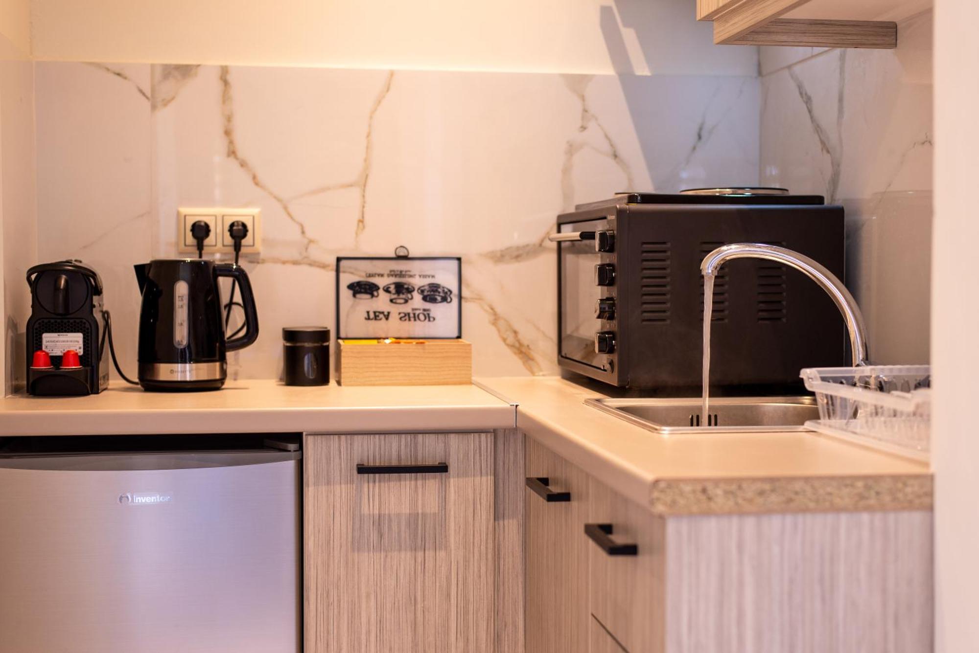 Demi'S Apartments Near Athen'S Airport أرتيميدا المظهر الخارجي الصورة